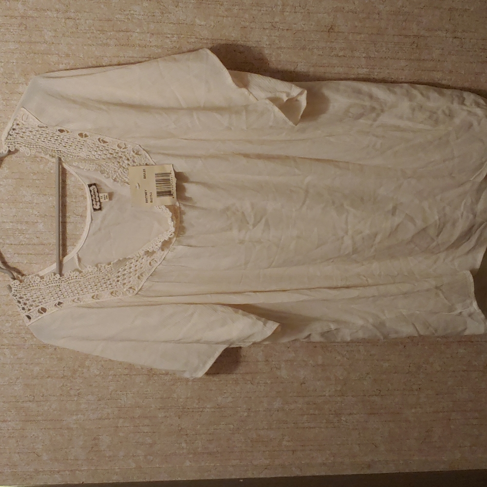 Eyeshowder 1x White Womens Short Sleeved top. NWT. Lace